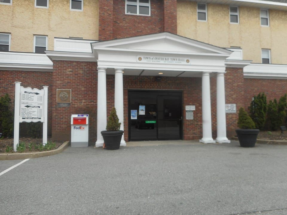 oyster-bay-town-hall